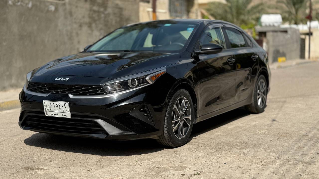 السلام عليكم كيا فورتي موديل 2022 وارد امريكي حادث قبق جنط مصلح  فقط  مرقم بغداد بسمي بدون إرباك مواصفات السياره تحكم اربع جهات شاشة لمس كامرا خلفية أنظمة قياده رادار امامي ويلكب 16 محرك 2000 دوش مكان بغداد زعفرانية يم جسر لتصال على رقم ***********
