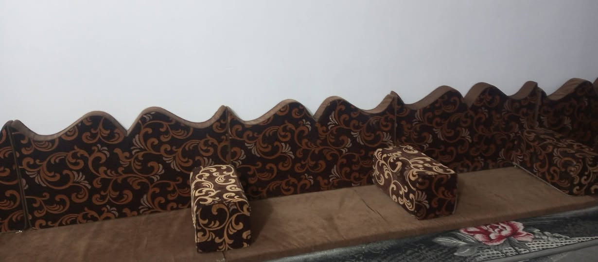 جلسه 18متر 30نفر السعر 450 بي مجال للشراي نجف التخم نضيف كلش
*********** نجف اكو توصيل بكروة نجف الاشرف واتساب *********** نجف الاشرف
