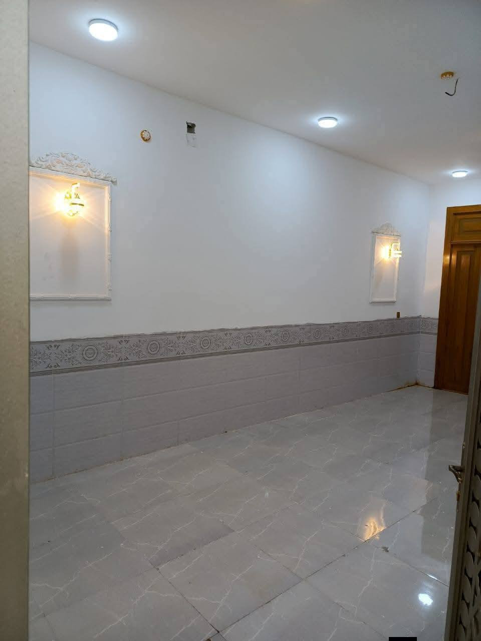 🏡 دار160م مربعه ايجار سعر ٢٥٠ الشهر
------------____________-------------_____________

       ☎️***********☎️☎️ علي 

------------_____واتساب ________--------------________ 

                       

***********.      

                    #النجف - #مقابل_ ملحق قريه القدير

      

—————————————————————

🏗  البناء حديث والشغل درجة اولى 

بناء طابوك 

🔹 صب مركزي كونكريت مسلح

🔹 سيراميك للمطبخ والصحيات

🔹 سحبات ملكية

🔹 جدران بورسلين 

🔹 #ديكورات 

————————————

🔷   يحتوي الدار على   🔷

————————————

 غرفتين نوم + صاله +  + مطبخ +, استقبال 

 صحيات داخليه ،وخارج

 منور

***********
