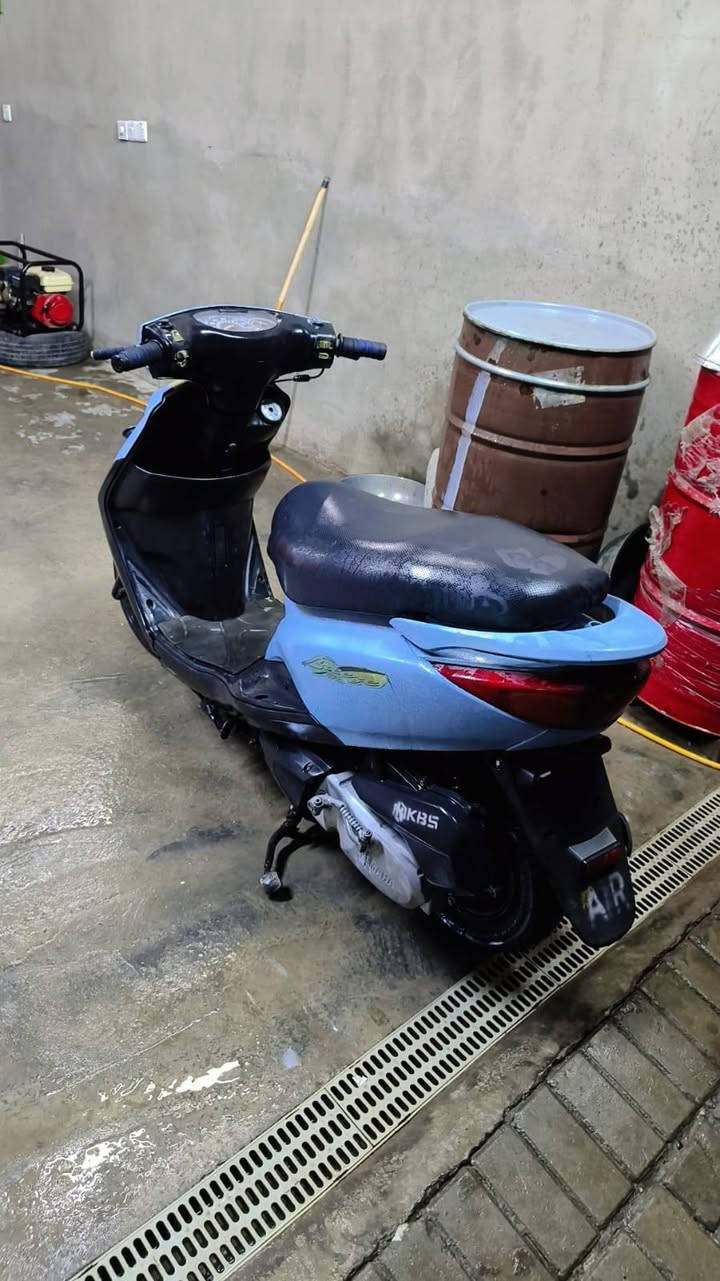 سلام عليكم شباب درجة البيع كلة شغل وراق كاملة سعر 575رقم ***********
