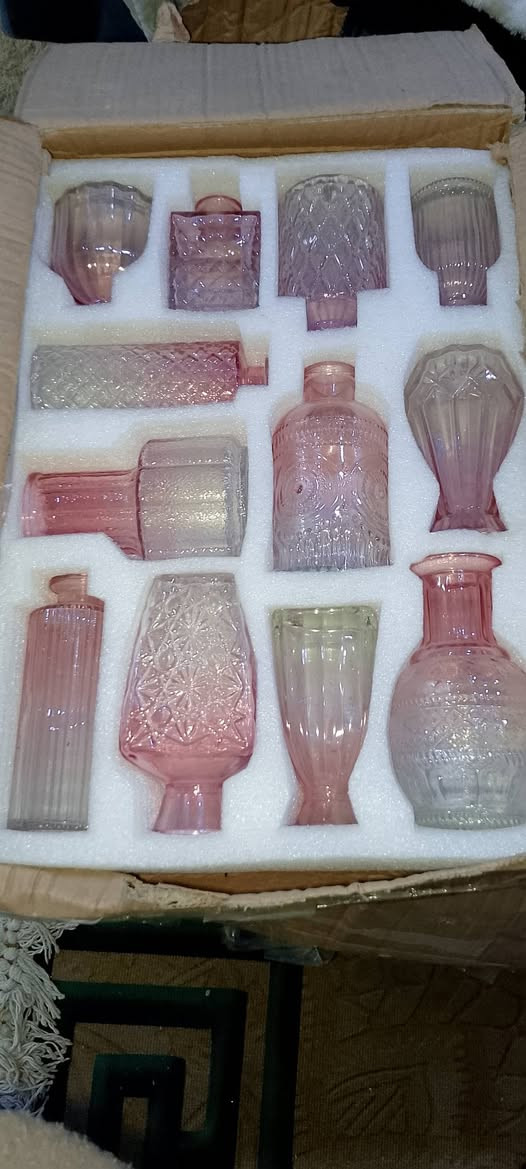 12قطعة فازة زجاج 
15مع التوصيل


**إذا كنت صاحب هذا الإعلان وتريد حذفه لأي سبب، رجاءا أرسل رسالة إلى الدعم الفني**