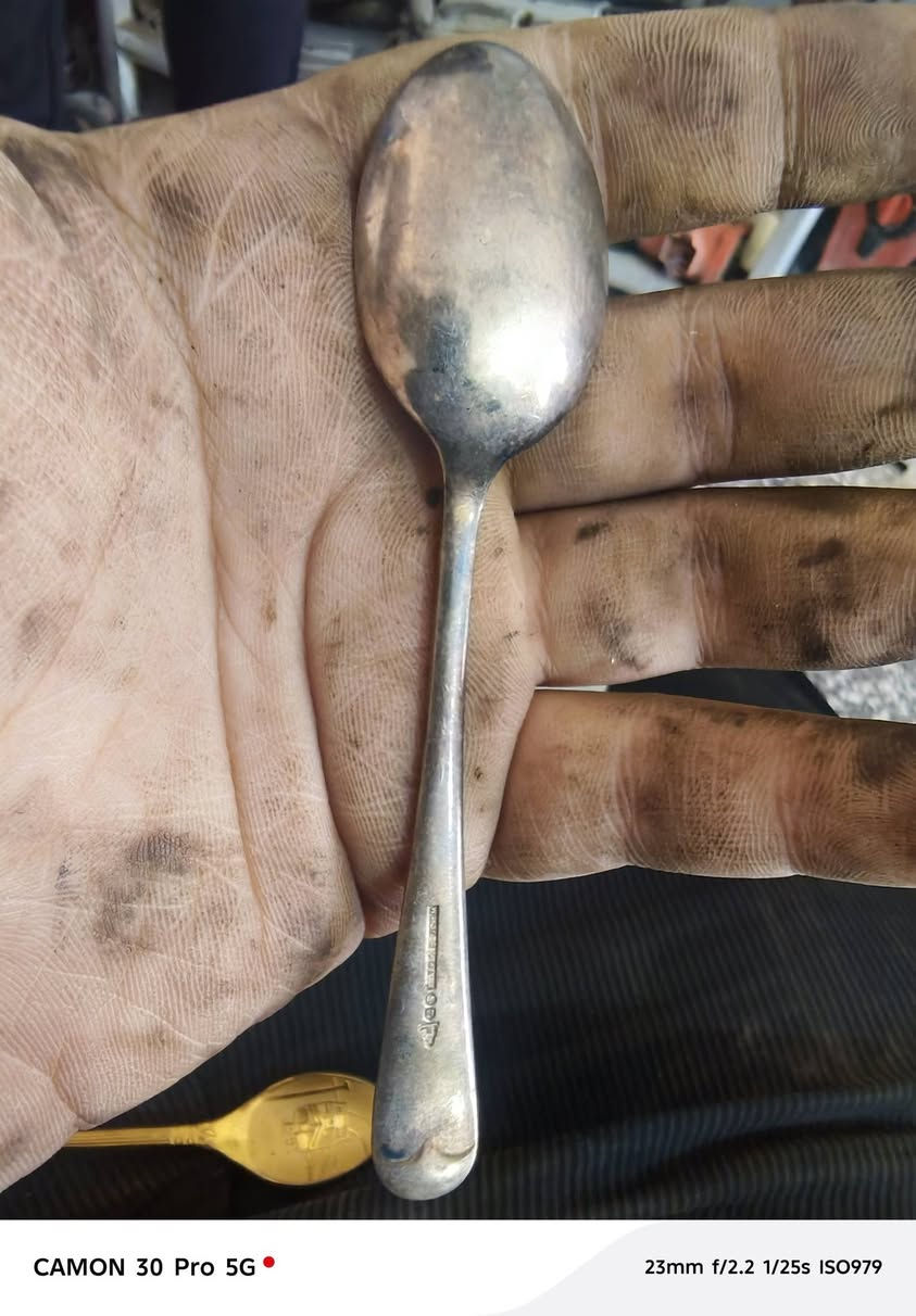 انتيكات واعتقد فضه بيهم  مامتاكد منهم


**إذا كنت صاحب هذا الإعلان وتريد حذفه لأي سبب، رجاءا أرسل رسالة إلى الدعم الفني**