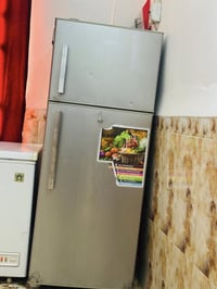 ثلاجه + ميزين+سنكيات اثنين كلمن وسعره اي استفسار 07838960210