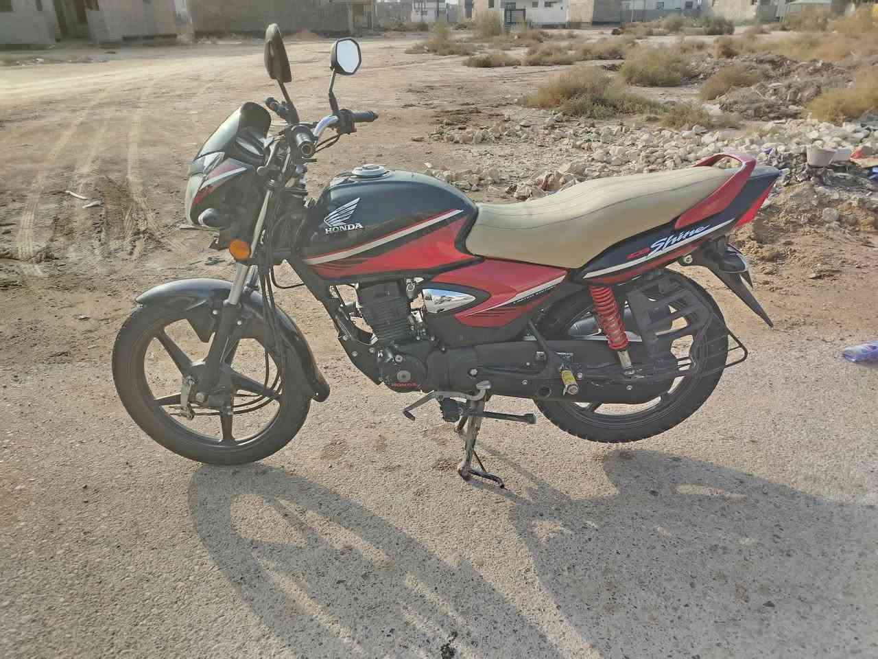 موطور هونده للبيع موديل 2019مسجل سنويه ورقم محرك 125السعر 14 ورقة الاستفسار الاتصال على الرقم *********** او راسلني خاص
