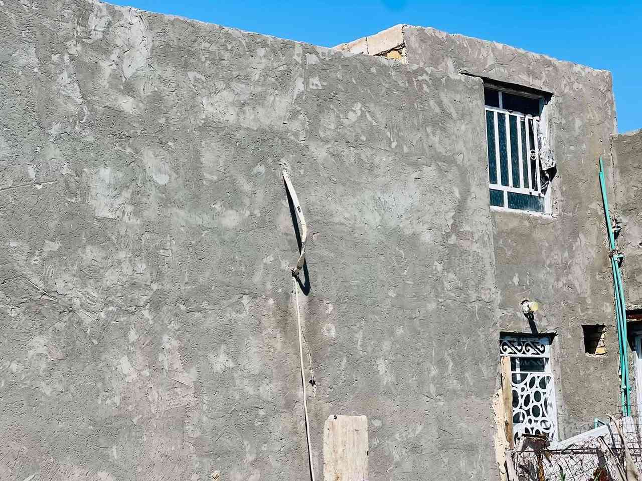 بيت زراعي للبيع قرب مدرسة الشهيد كفاح حي عبدالاله المساحه 188 العرض 8 بناء حديث للاستفسار ***********
