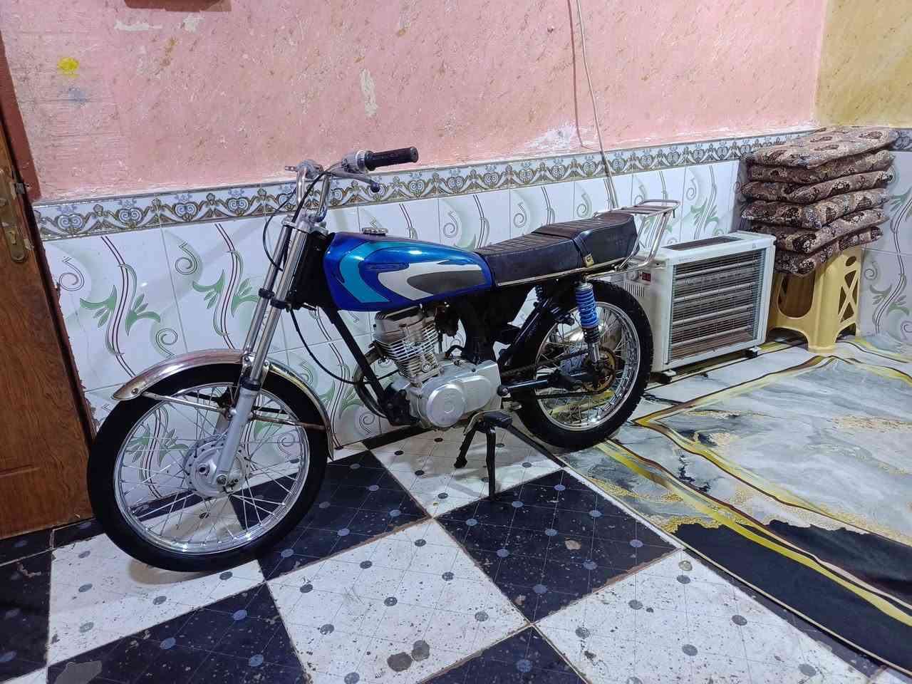 السلام عليكم دراجه للبيع ادوات نامه ايراني مكاني بصره القبله سعر الدراجه 450 بها مجال***********
