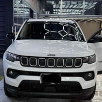 جيب كومباس لون ابيض للبيع بدون ايرباك  موديل ٢٠٢٢  ماشيه ٢٢ الف ميل   ...