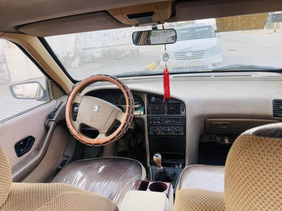 بيجو ٢٠١٠ سياره ماعوزه شي 
رقم بغداد 
مكينه كير خير من الله. 
تبريد كهربائية كله شغاله 
تخم تاير 
الاستفسار ***********
وتساب او اتصال عادي 
عنوان واسط قضاء الحي 
السعر ٣٢وبيه مجال
