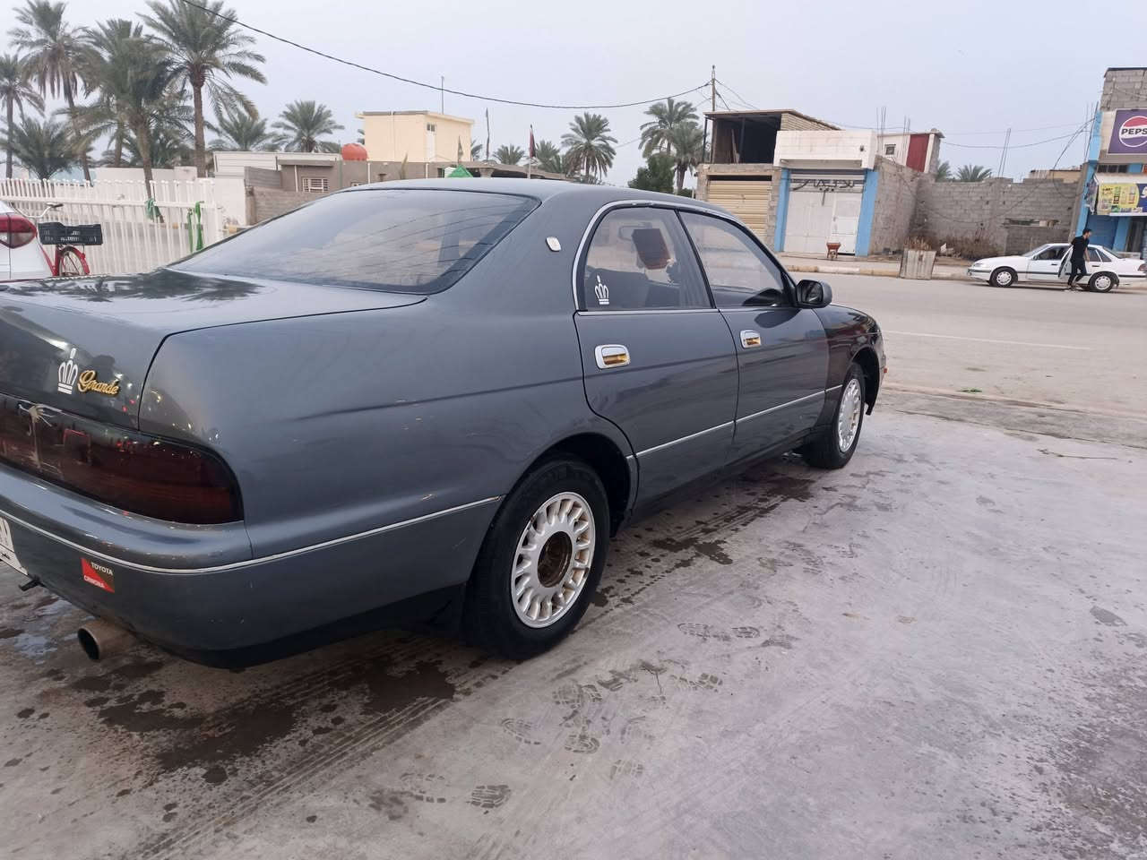 للبيع  مديل ١٩٩٢ رقم انبار مكانها واسط الزبيدية السعر ٤٥ وبيها مجال *********** واتساب
