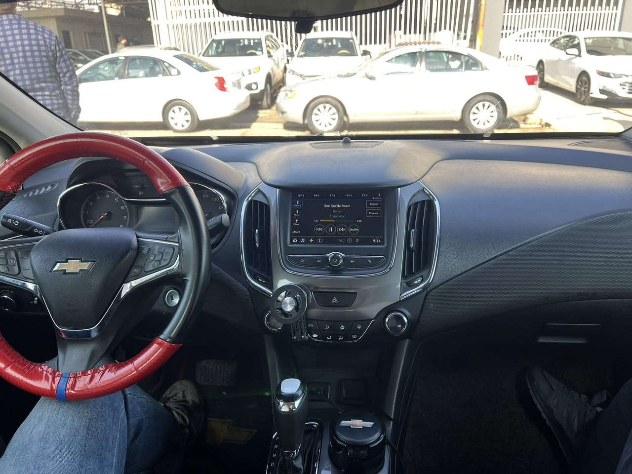 سلام عليكم كروز 2019 للبيع فقط
4 قطع بدون دواخل 
ماشيه 143mi 
محرك 1.4 توربو ✈️
كير ومحرك بشرط 
مواصفات تشغيل عن بعد 
اوتو ستوب
فول تحكمات 
سياره داخله للعراق كليـن فقـط دعاميه 
سياره بل واقع احلى من الصور.
للتواصل : ***********
