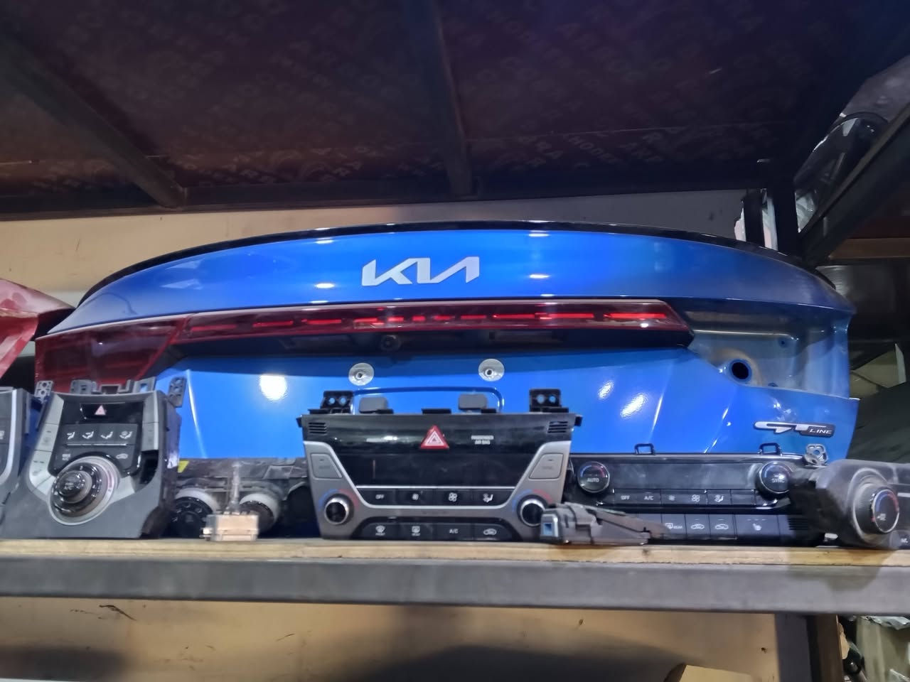 يا الله
تفصيخ فورتي 20 إلى 24 
العنوان سوق بغداد مقابيل وزارة التعليم 
هاتف ***********
توجد خدمت توصيل
