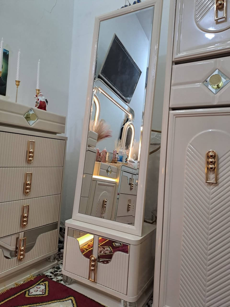 سعر مليونين وبيها مجال***********
