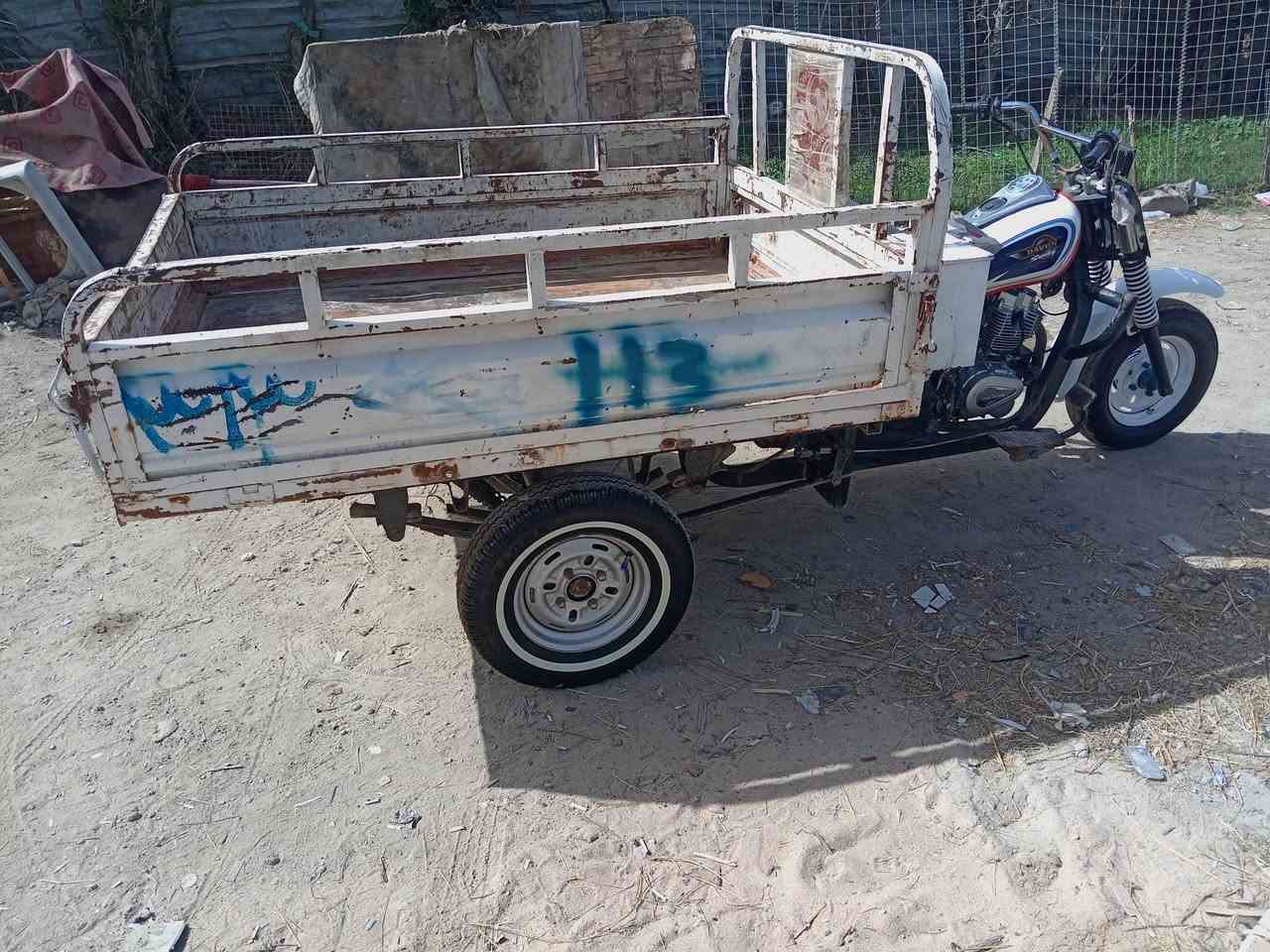 سلام عليكم للبيع ستوته موديل 2011 أوراق اصولي محرك امتي ار جديد تواير ابو الخطه جديد ستوته نضيفه توني مرتبه كله جديد مكان ناصريه سديناويه رقمي *********** سعر ع الخاص
