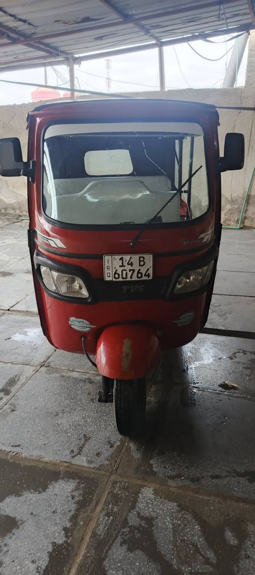 سلام وعليكم تكتك موديل 22 بشهر 8 رقم وسنويه بسمي تكتك كفاله عامه العلوان بصره جنينه شارع البهو قرب مطعم ابو حوراء ***********
