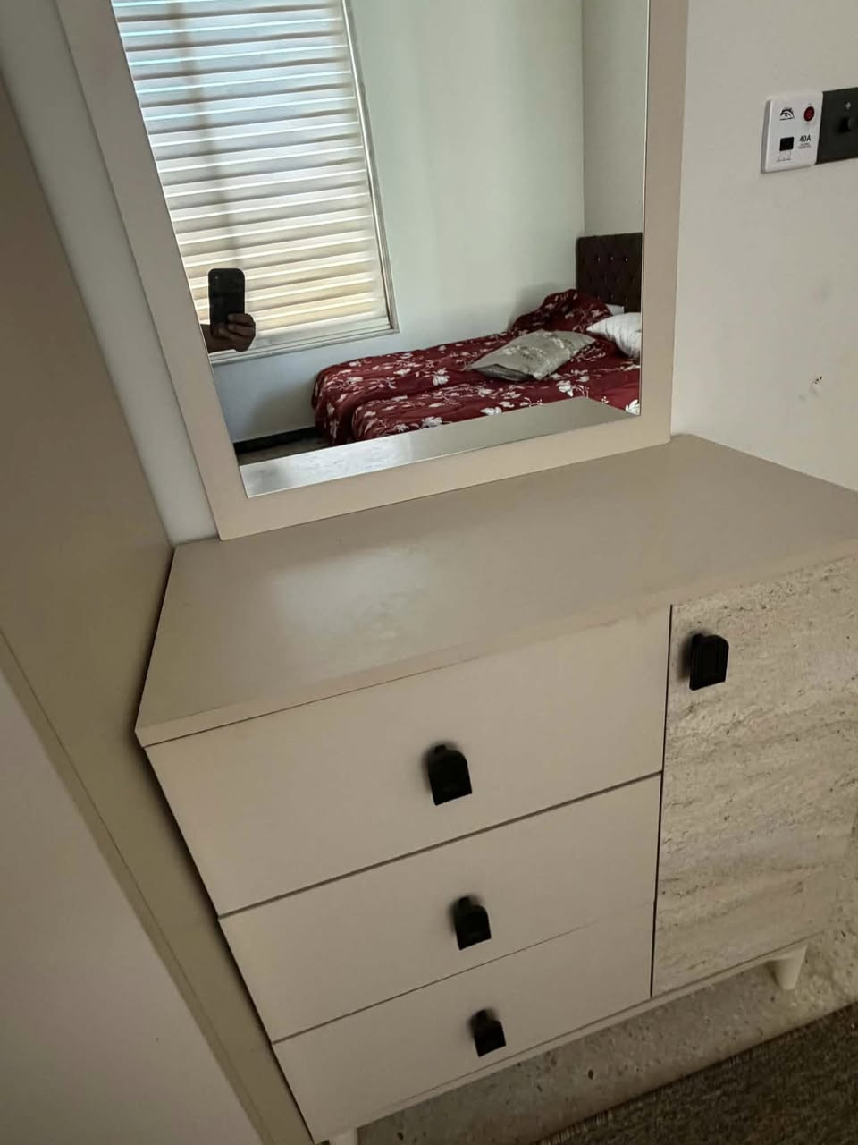 السلام عليكم غرفة شبابي للبيع المكان الزعفرانية جديدة استعمال قليل جدآ خمس قطع والجرباية نفرين بعدها مامشدودة
السعر 400


**إذا كنت صاحب هذا الإعلان وتريد حذفه لأي سبب، رجاءا أرسل رسالة إلى الدعم الفني**