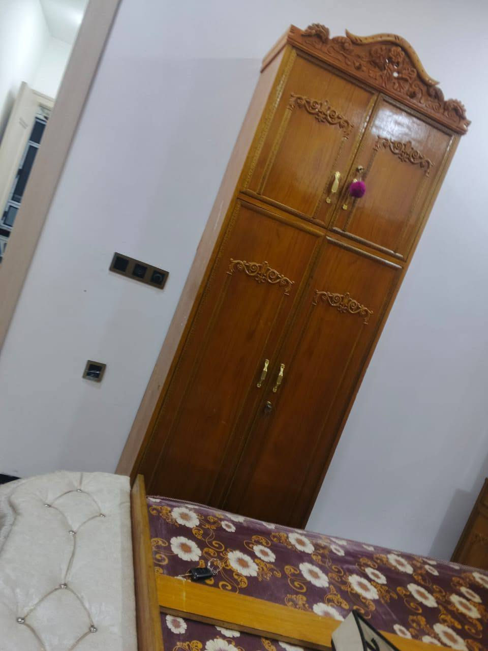 يوجد غرفة نوم للبيع الاستفسار اتصال عل رقم ***********
