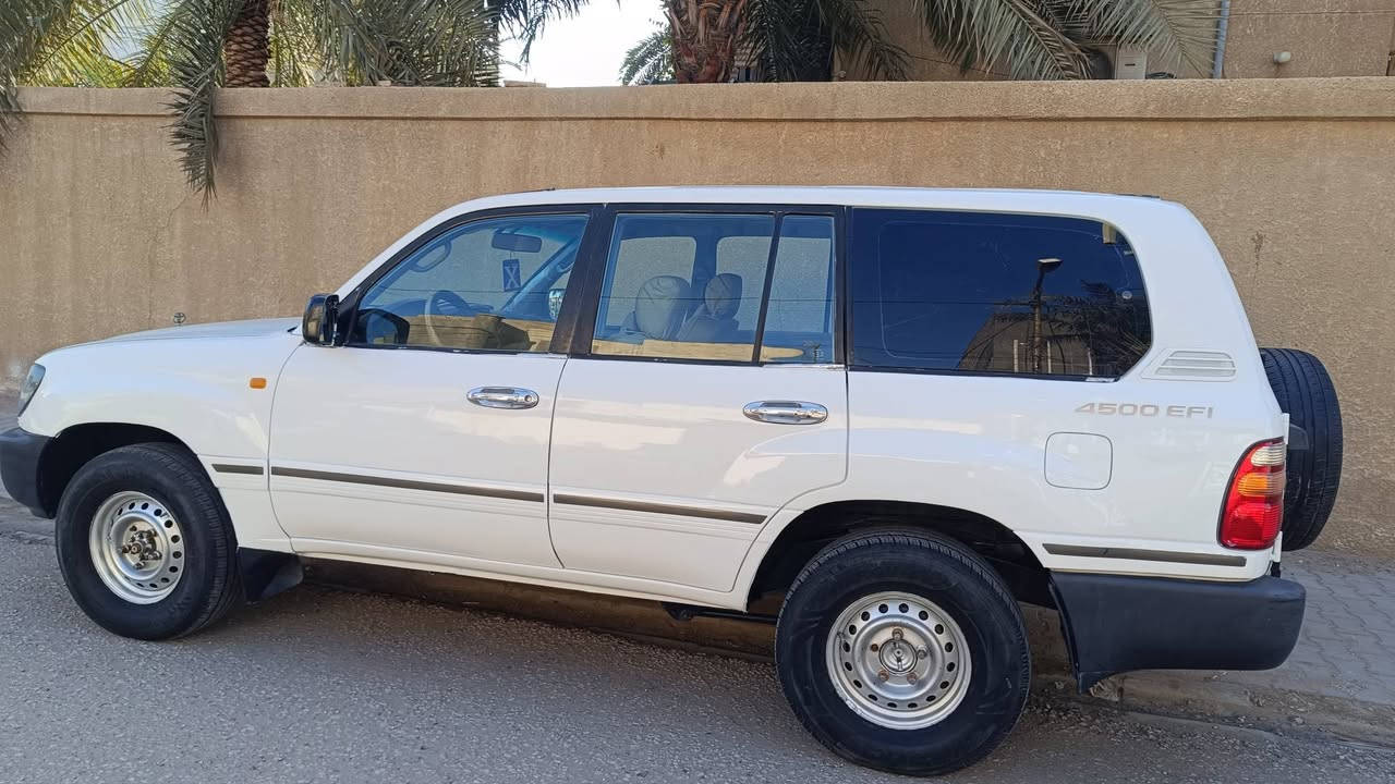 مونيكا مديل 2004 رقم بغداد ألدولي سنويه جديده لغايه 2030
 سياره جاهزه محرك كير حداديه تخم تاير سياره مال جنيان 
مصبوغه احزام لجمالية  السعر 125ورقه 
استفسار أكثر الاتصال على الرقم ***********
