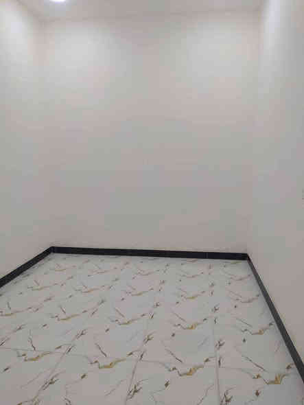 اسعد الله اوقاتكم بكل خير ⁉️👋
***********

تلاث دور سكن للبيع تسليم مفتاح 2025

#اامساحة::كل دار 150متر

#جنس_العقار:: طابو مالك صرف زراعي باسم عراقي سند

 25 وكالة ونصخ من الطابو ومكاتبة من المالك مباشره 

#العنوان:: البصرة  ام نعاج مقابل حي بغداد 

#يحتوي:: كل دار على غرفتين٢ منام كبار 
وديوان 
وصالة ومطبخ 

وصحيات داخلي وخارجي 

جميع الخدمات متوفرة ماء كهرباء مدارس نت كلشي قريب على 
#السعر((85مليون وبي مجال))
***********
