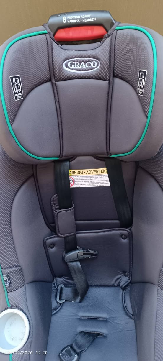 السلام عليكم
مقعد اضافي للاطفال بعده جديد ما مستخدم اجه ويا السياره  للبيع الي يريده الاتصال على ***********
