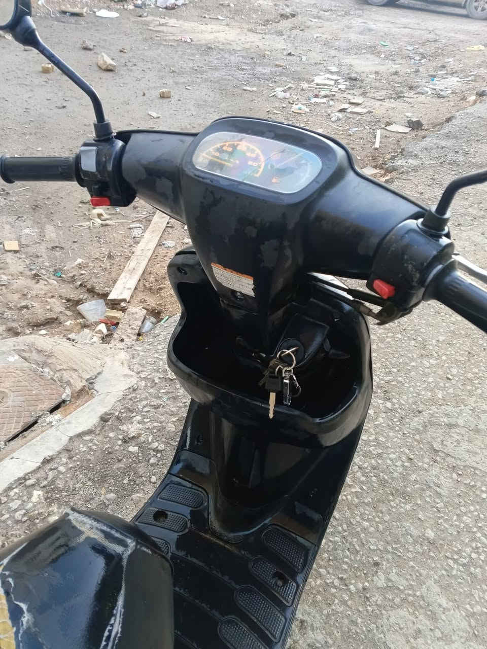 سلام عليكم ورحمه الله وبركاته
دراجه بطه موديل ٢٠٠٣ سرعه ٦٠ كلشي شغال مابيه اي شي بس بيه ضرر بل كفراك دراجه جديده مابيه اي نقص سعر خاص على هذا الرقم 
***********
مكاني كربلاء
