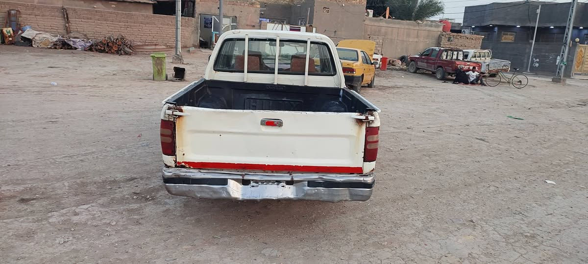 كهربائيات وتايرات جدد
مكينه وكير وحدادية جهازات 
دوشمة جديدة دشبول شغال 
سيارة حلوة وجاهزة 
السعر ١٧ وبيه مجال للشراي ***********
