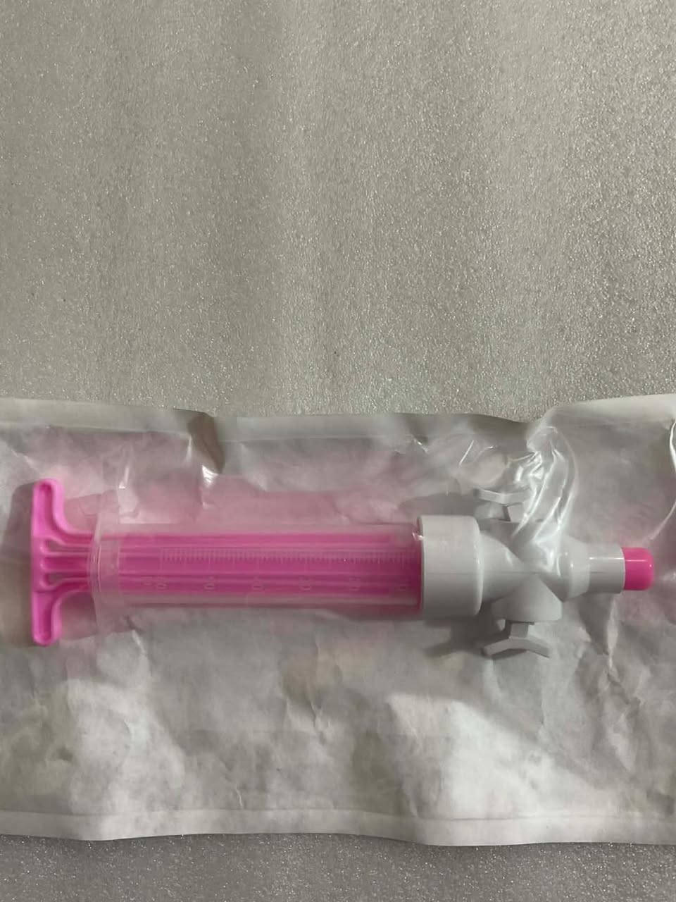 متوفر الآن لدى مكتب سما الطب أدوات MedGyn — USA 🇺🇸

Aspiration Kit (Double Valve)
Disposable Flexible Curette

✅ فوائد استخدامهما معًا

جمع العينات بدقة عالية. .
إزالة السوائل وبقايا الأنسجة بالكامل

طريقة الاستعمال
Aspiration Kit (Double Valve)

يعتمد على الشفط الدقيق والآمن لسحب السوائل والأن   الصمام المزدوج 
يمنح تحكم كامل بالضغط لتقليل أي أضرار للأنسجة

Disposable Flexible Curette. 
 أداة مرنة ودقيقة لجمع العينات أو كشط الانسجة
  للاستخدام لمرة واحدة، مما يقلل خطر العدوى

غالبًا يُستخدم الكورتاج أولاً لتفكيك أو جمع العينات الصغيرة، ثم يأتي دو. 
الشفط لسحب السوائل وبقايا الأنسجة

📌 لمزيد من المعلومات، يُرجى مشاهدة الفيديو في أول تعليق

✅ متوفر الآن لدى مكتب سما الطب _ باب المعظم _ مقابل دائرة صحة بغداد الرصافة او الاتصال على الارقام
***********/***********
