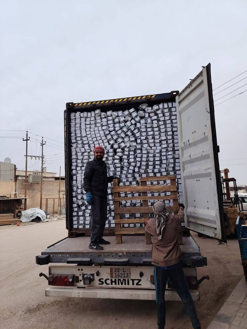 مرحبا بكم زبائننا الكرام 🔴🔴🔴 
اللهم صل على محمد وال محمد 
تم بحمد الله تعالى 
وصول كميات وفيره من مقطع الألمنيوم الصيني ( السرايو ) السلايت والمفصلي ال7.5  متوفر باللون (الاسود و الشمباني و الانترسات) 
وأيضا توفر مقطع الكيرتن بكافة القياسات وال G60 اللون الاسود 
بأسعار تنافسية جداً....
العنوان/ حي الحرفيين خلف مجمع عماد سكر 
الفرع الثاني/ حي الحرفيين شارع شركة الواثق


**إذا كنت صاحب هذا الإعلان وتريد حذفه لأي سبب، رجاءا أرسل رسالة إلى الدعم الفني**