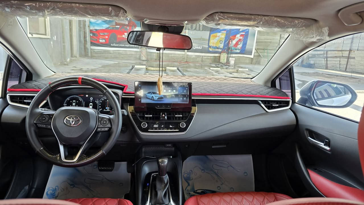 السلام عليكم
كورلا 2025 هايبرد 
مكفولة كفالة عامه من كلشي
فول مواصفات للاخير اعلى فئة 1/1
فتحه سقف 
بصمه تشغيل وابواب بصمه وصندوق 
كشنات كهرباء جلد 
لد امامي 
حساسات 
قيادة ذاتية 
هاند بريك دكمه 
شاشه ابل كاربلي 
رقم بغداد ب بسمي  
سيارة جديده بوضع الزيرووو سعرها معقول بلعافيه ع الياخذها ماشية 10 الف

مكان السيارة بغداد 
رقم ***********

 السعر :158
