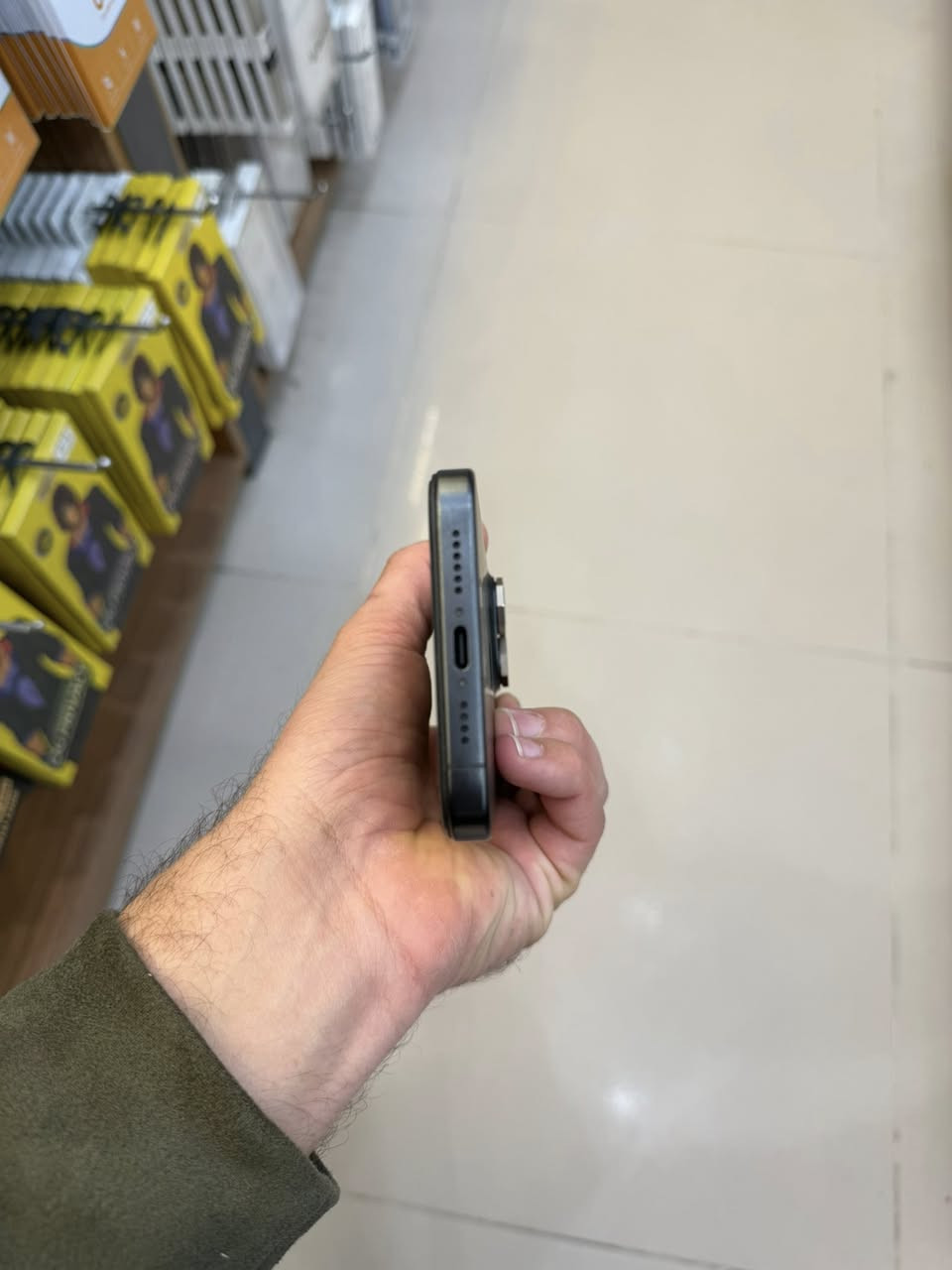 15 بروماكس ذكره 256 بطاريه 89 مبدل شاشه وصط***********سعر 750 وبي مجال
