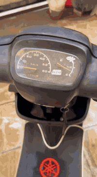 بطة موديل تسعينات حاوية
دراجة كاملة و كل غراضها بلاد اصليه جديدة 

سعر 

(750) الف 

و هذا رقمي 

***********
