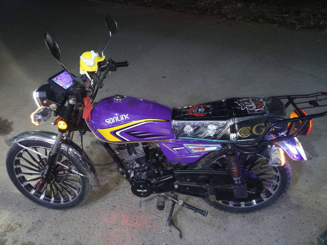 دراجه سيفان سونك موديل 2025 ماصار 5 ايام من مشتريها كلها كامله للبيع اوراق كامله للبيع للبيع هاذا رقمي راسلوني عل واتس اب او اتصلو عل رقم *********** سعر مليون 1200 وبيها مجال 
مكاني بغداد العبيدي
