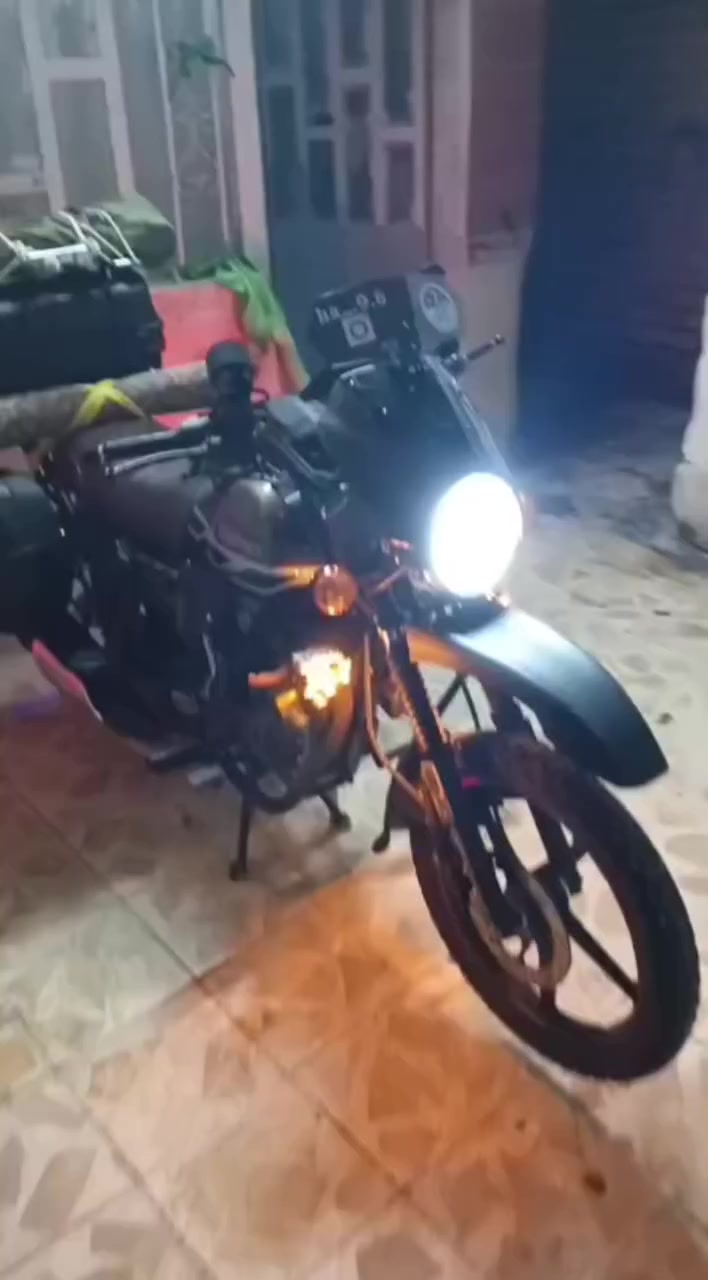 السلام عليكم دايون موديل 23اصلي مو الحديث الحديد خفيف مزوده تزويد كامل ماشيه 5الاف بس 
رقم و سنويه اربيل ،،كشافات ماركه سيزر 4عدسات ،،شاشه نضام خرائط ،،جنط رحاله جانبيات وجنطه كبيره الي بلنص 
كاسحه اضافيه وفول نضافه مكان الناصريه سوق الشيوخ 
*********** واتساب اتصل وتدلل السعر خاص
