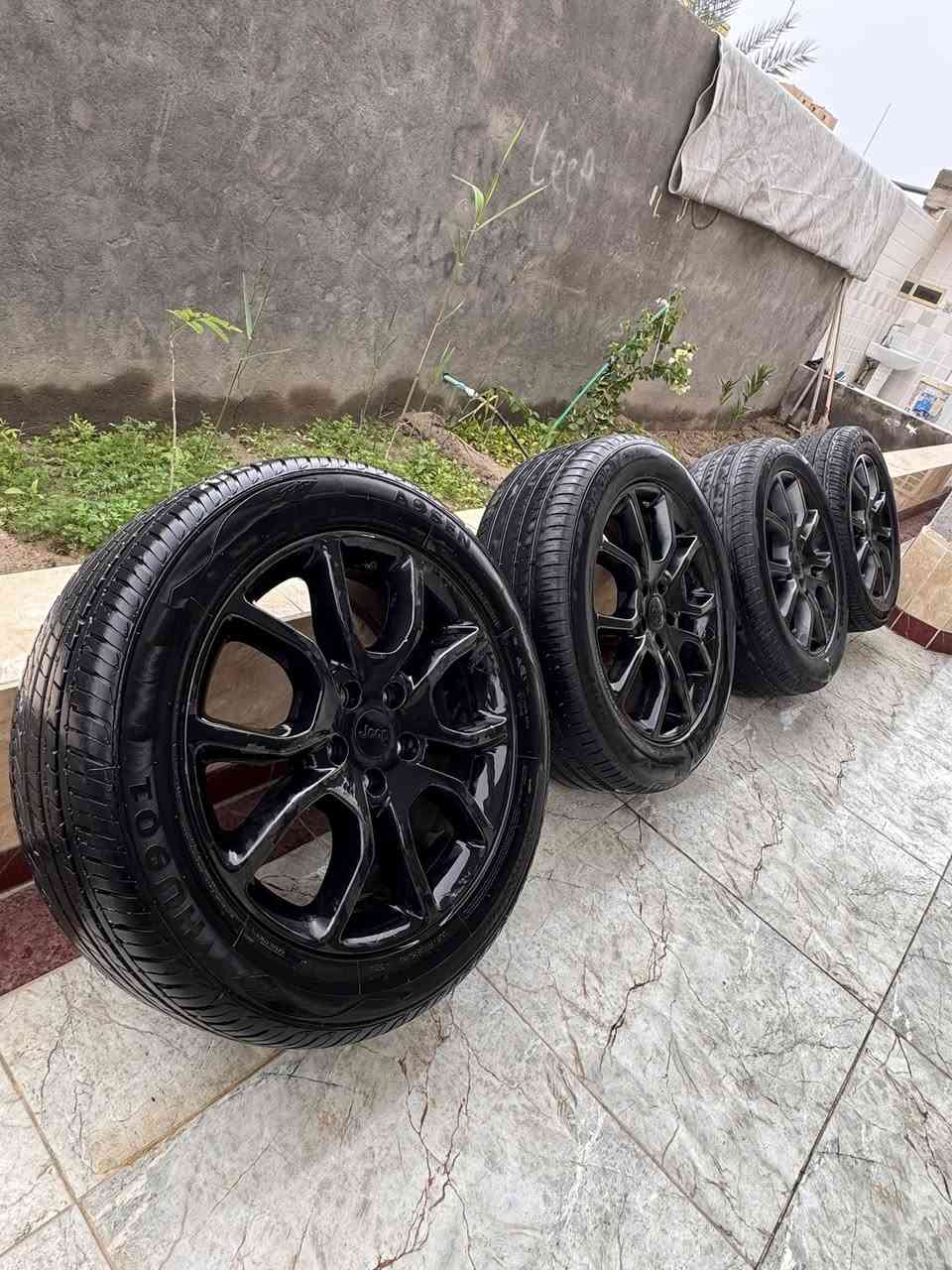 تخم ويل هوه وتايراته للبيع بلاك توب حجم 20 تخم تاير بي جديد كلش نضيف لا فطر ولا عواج ولا شخوط سعرة 3 ورقات قفل مكاني البصرة ***********
