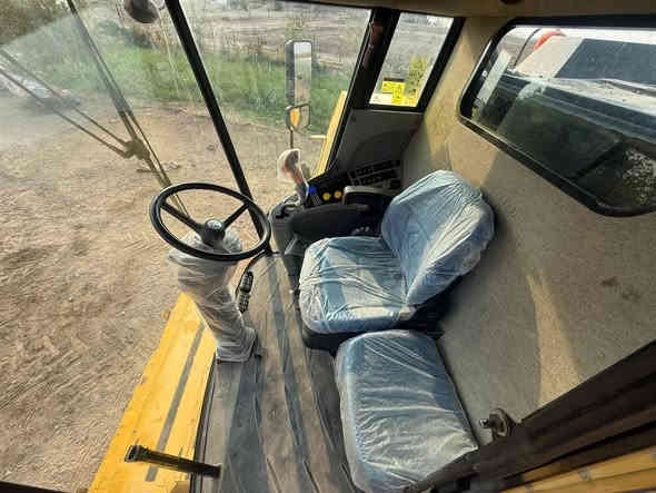 سلام عليكم لبيع حاصدة 5050مال جناي موديل 2011 فول مواصفات تايرات حرفش هيدرو دبل كشن مراية كهرباي فول محرك كير تبخير تنقيص دخان كلة بشرط شغل مديومة ادامة كاملة بدون نواقص رقم اربيل تحويل مباشر  مكان كركوك
عادة 3000
لمعرفة سعر خابر عل رقم 
***********
***********
