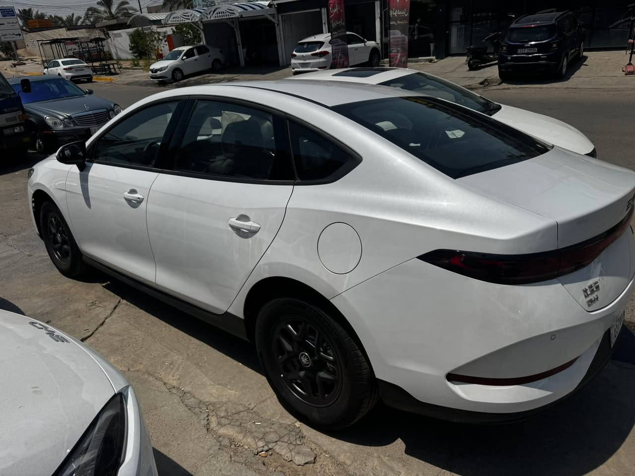 🚗 BYD Qin Plus 2025
💰 السعر: 19,600,000 دينار عراقي

✅ زيرو ومرقم كامل 

✨ مواصفات السيارة

✅ عدسات زنون

✅ إنارة LED أمامية وخلفية

✅ تحكمات ستيرن

✅ عدادات ديجيتال

✅ شاشة متعددة الوسائط

✅ كير كرستال

✅ مقاعد جلد فاخرة

✅ قطعتين تبريد

✅ حساسات خلفية

✅ كاميرا خلفية

✅ دخول وتشغيل ذكي (بصمة)

✅ هاند بريك إلكتروني

✅ أوتو هولد

✅ صرفية وقود اقتصادية جداً

🔥 من أكثر السيارات طلباً بالسوق بسبب مواصفاتها العالية وسعرها المناسب.

📍 معرض المميز لتجارة السيارات

بغداد - الكريعات - شارع الوقف السني 

📞 ***********
