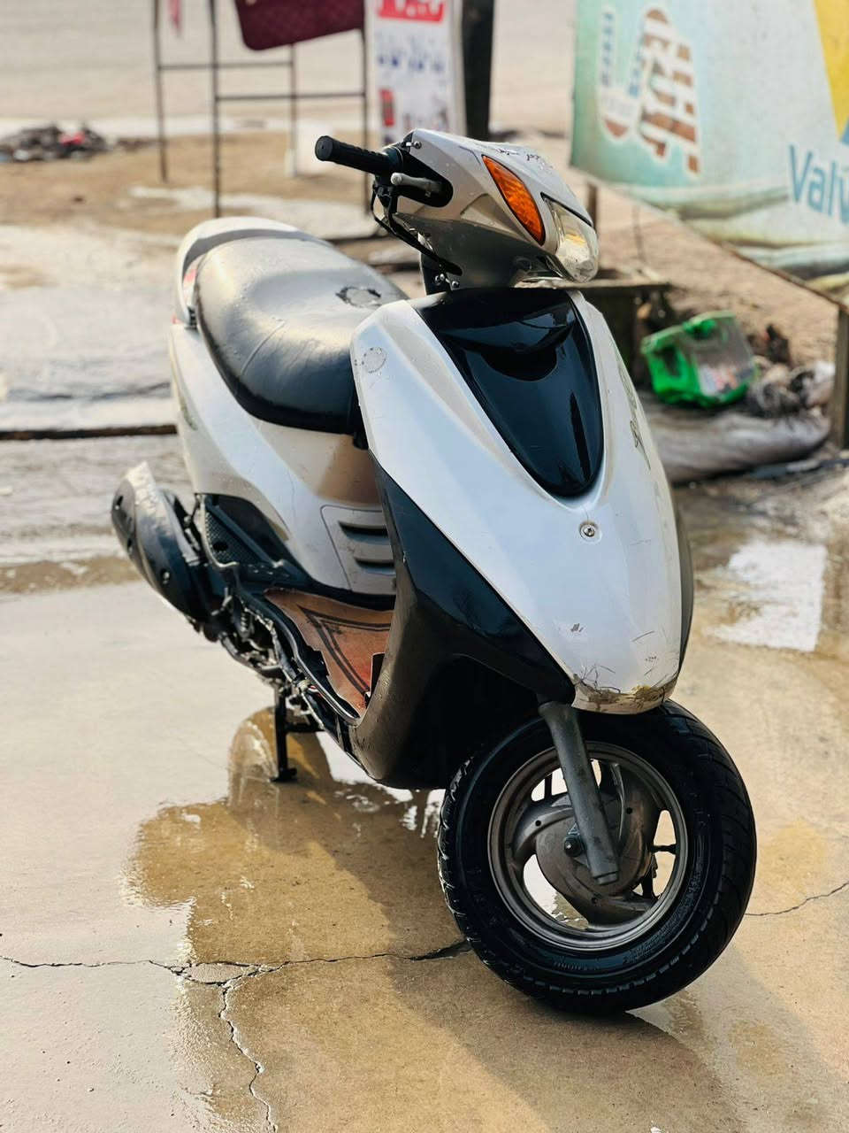 سلام عليكم دراجه بريز نوزل مال رمبه صار سبوعين خير من الله مثل ماواضح كدامك كفاله جديده ملاحضه تريشه موجوده سعر 900 وبيها مجال للطيبين رقم بلديات ***********
