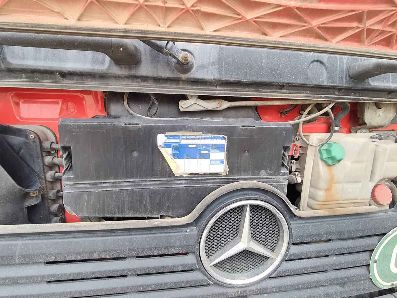 موديل 2000 سنه ويه حد 2030   تخم تأير جديد  شاصي 20///6
***********.  
عنوان چمچه مال سليمانيه
