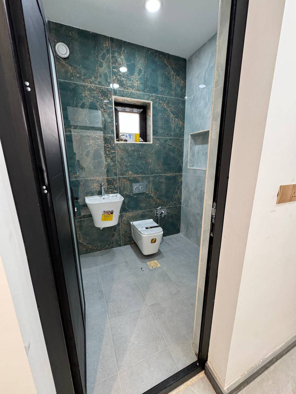 🏠دار للبيع زراعي سند ٢٥ قرار محكمه 
♦️مساحه ١٠٠م طابقين ونص 
♦️بناء درجه اولى 
🛑منطقه الدوره الرواد نهايه شارع ٦٠ قرب كليه الهادي 
🛑يتكون من 
♦️استقبال
♦️حولي 
🔻مطبخ حار+ بارد 
♦️غرف نوم عدد ٤
♦️منور 
♦️خدمات ٣

💸سعر خاص 

⛔️ الاستفسار والاتصال 

***********
