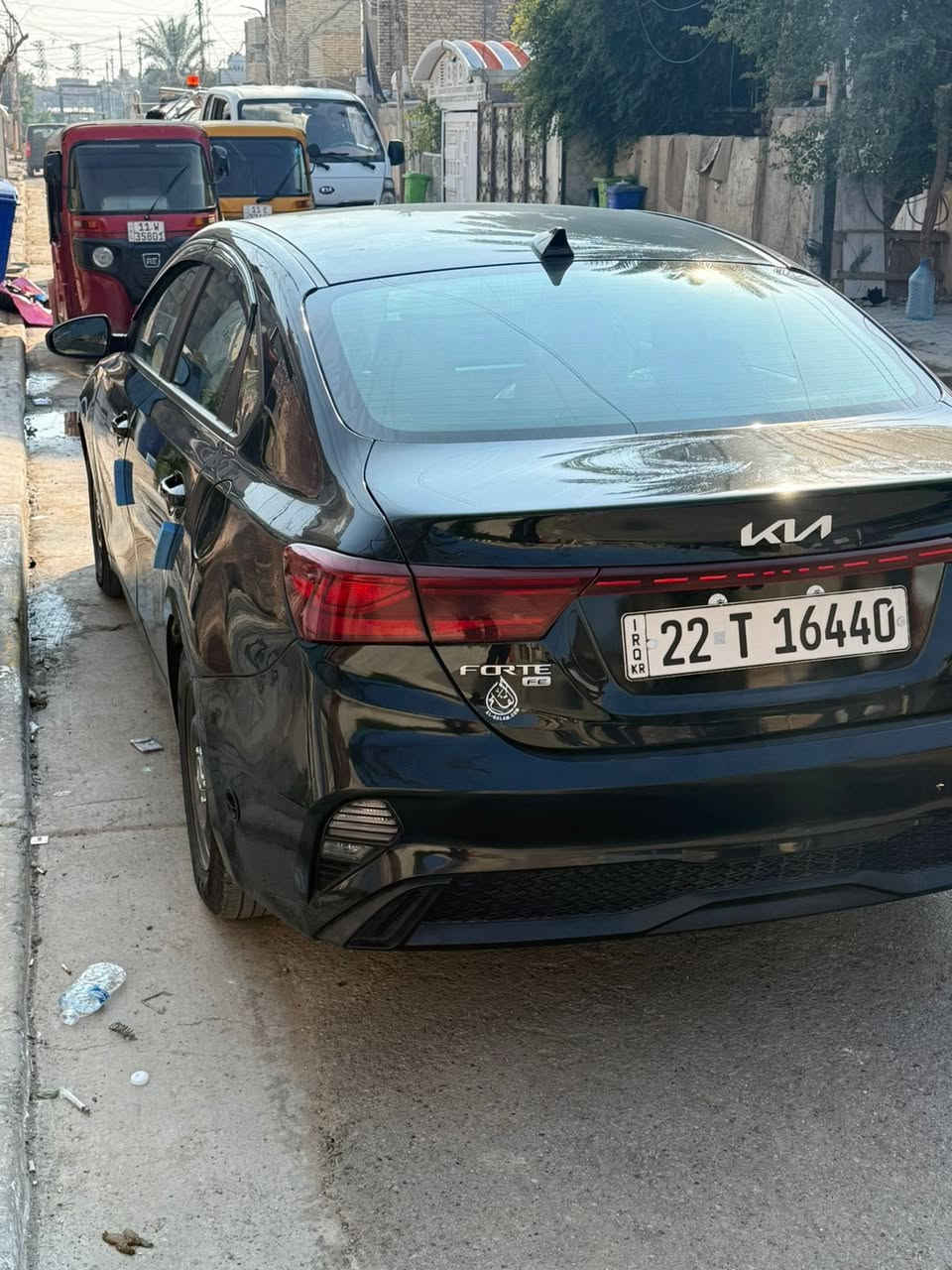 كيا فورتي موديل 2024 عداد المسافة 28 الف  ميل  هزه وفحص وترقيم جديد رقم اربيل
تحويل مباشر 

محور منضومة غاز بعدها بالضمان 

  جاملغ الخلفي والباب مبدل من امريكا 

وطخة بالدعامية الامامية فقط 

تبريد وراديترات مروحه تبريد كلهن بلاديات بوضع الشركه - البراكيت الامامي بلادي

نص مواصفات

دوشمةً عام جلد اصلي 

محرك 2000 دوش

شاشة ايباد تدعم كار بلي

كامرا خلفيه دوارة 

رادار امامي - جانبي

مانع تصادم - تحديد مسار قيادة آليه  

كروز سرعه  وتحكم استيرن جهتين

شاشة اعطال بدشبول 

انظمة قيادة 3 

وباقي المواصفات معروفه

للتواصل واتساب او الاتصال عالرقم 
***********
مكاني بغداد الحسينية مال راشدية
