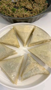 سمبوسه حسب الطلب 6قطع ب الفين ونص اي استفسار راسلونه خاص واتساب 077574...