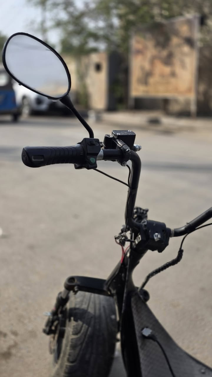 سكوتر دباب صناعه امريكا للبيع كوم حديد يحتاج بطاريات وترتيب كهربائية 
ملف ١٥٠٠ شغال 

سعر ١٥٠ مكاني المشل حي الرئاسه


**إذا كنت صاحب هذا الإعلان وتريد حذفه لأي سبب، رجاءا أرسل رسالة إلى الدعم الفني**