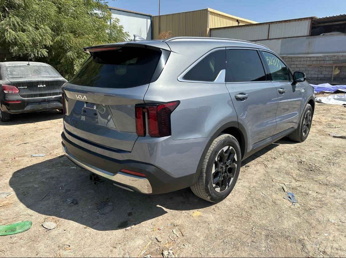 سلام عليكم للبيع سورنتو 2025 S 
حادث صبغ  بنيد صبغ جاملغ الخلفي ايسر 
سعر 185 واصل بصره بدون كمرك
__________
موصفات فئه S 
محرك 2500 
8 سرعات 
داخل ابيض 
كشنات متصله 
رادرات امامي خلفي جانبي 
صندوق كهرباء 
كشنات كهرباء وجلد 
تفئه كشنات 
تشغيل عن بعد 
عدد ركاب 7
لاستفسار[***********]
