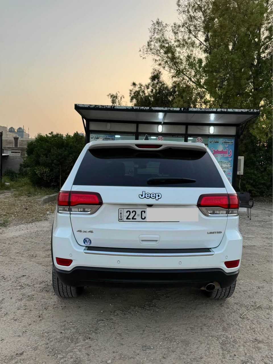 جييپ گراند چيروكى 2021 limited 
دەبڵ ئه كسله 4x4
ته نها 79مايل روّشتوه
هیچ مەسرەفێکی تێدانیە 
 بەس بۆنیت بێ ناوگرتن
ئێرباک سیستەمە دەژبول
ڕقم تازە تایەو ویلی گۆراوە
گێر و مەکیەنەی بەشەرت 
هیچ کێشەیەکی تێدا نیە
*********** أربيل, العراق
