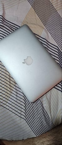 ماك بوك اير ٢٠١٥ ب١١٥ الف  07740647809 يوجد توصيل