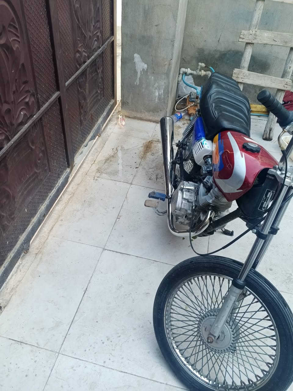 سلام عليكم شباب نامه ثلاث حروف للبيع اقره المنشور زين
وياله ثنين مصطره لا حواج ولا طسه
دبل امامي جديد +دبل خلفي جديد +تاير امامي بجيس 
صالنصه MKZجديده +محرك مابي كل عيب نشاط فول معل كلش حلو كلجات جدد لا صرف ولا بخار بيها تنطي دهن نضوح قليل دهن فقط باقي مابي عيب كلشي ذكرت اقره منشور زين وتعال خاص سعر 230 مجال بصيط للشراي لا تكسر بسعر تسمع كلام مايليق بيك تحياتي للجميع سعر 230 بيع فقط 230وبي مجال شراي خاص ***********

