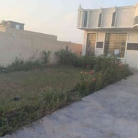 بيت للبيع مساحته 400 الواجه 12 والنزال 33 ثلاث غرف نوم حولي استقبال مط...