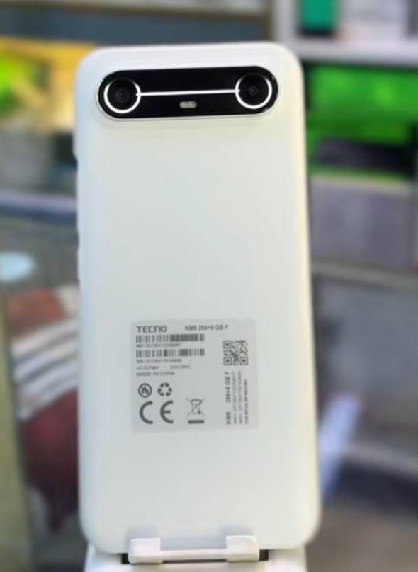 السلام عليكم. تكنو بوڤا سلم.
ذاكره256. 

كامره50ميگابكسل 

نضافه 95%

مراوس بأيفون

او بيع

***********
