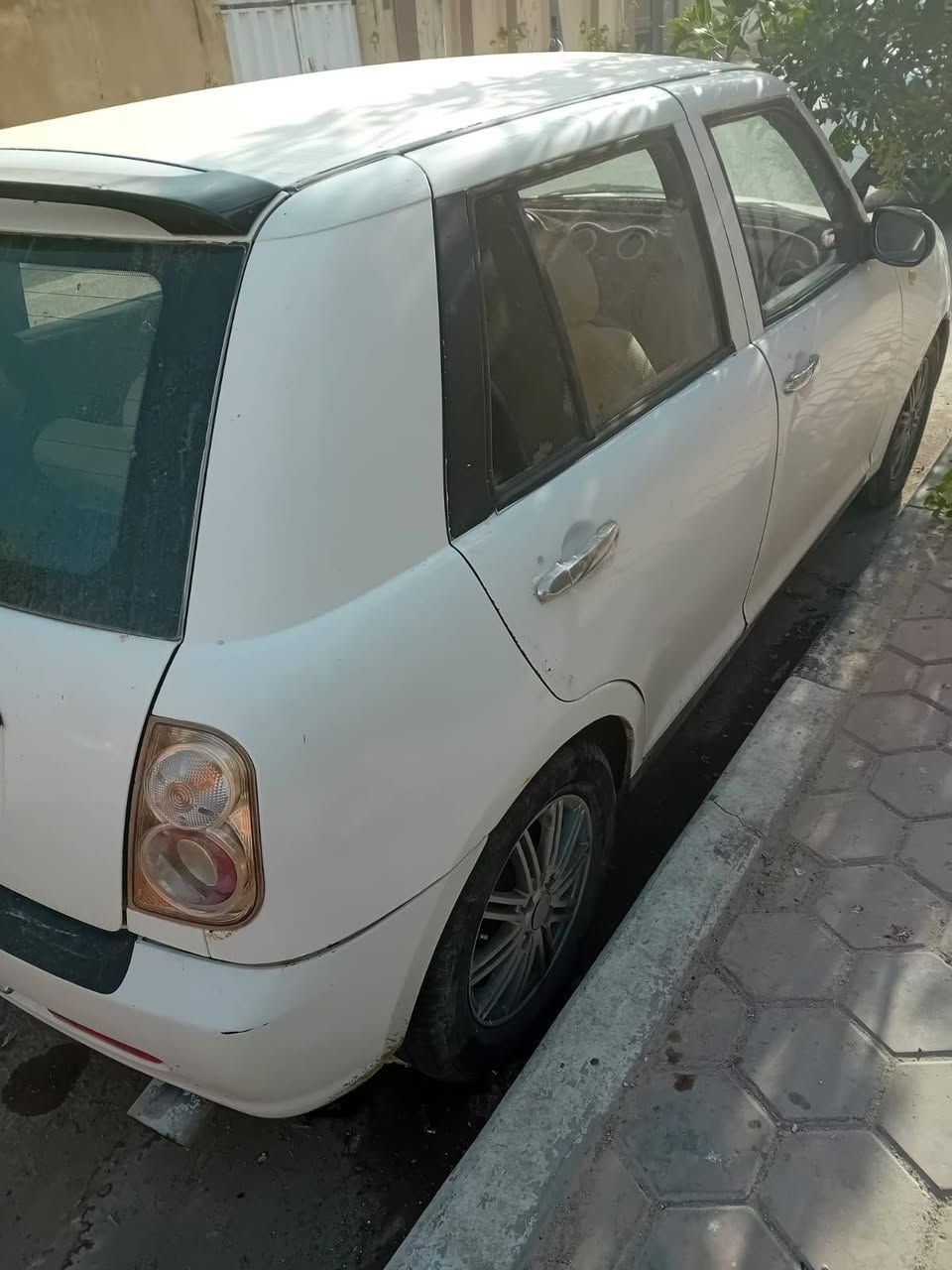 السلام عليكم    مستر بن ٢٠١١
كير ومحرك وحدادية وكهربائيات وداخل جيدة
المحرك تبخير بسيط
السعر ٢٨ وبي مجال
***********
