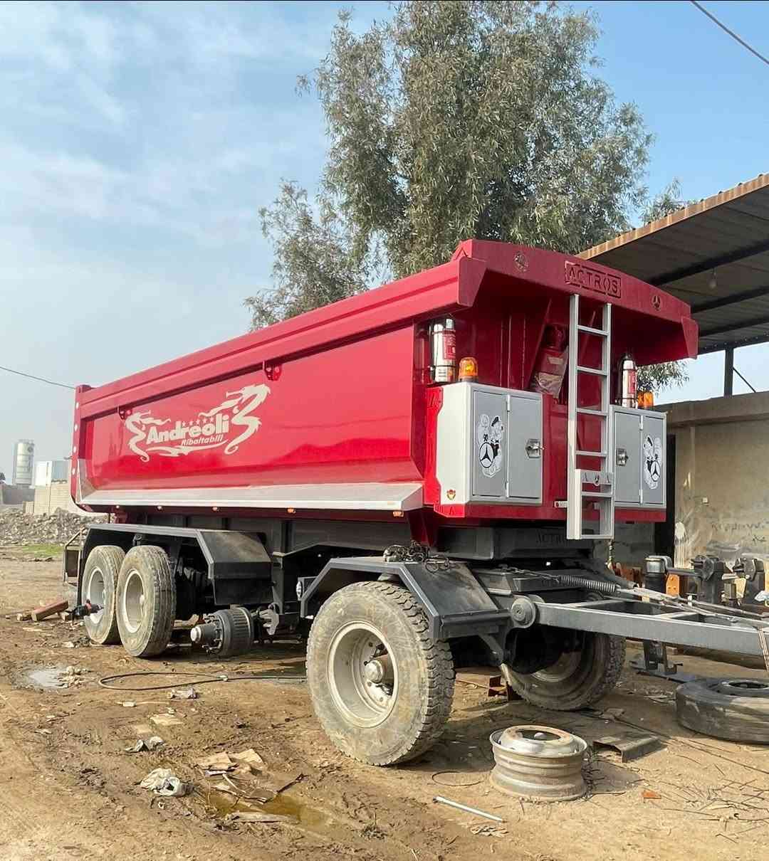 السلام عليكم. // للييع مقطوره تفصال جديد 
     2026. مامحمله ولا كيله. طول 7.20. 
      شاصي 14. دناگير 16. وزنها ٩ اطنان. 
     صبغ. حراري. كهرباءيات. بالوني. اصلي. 
       الذرعه ٢٤ متر. شغل درجه اولا. 
  ملاحظه / العربانه بدون تاير ويل.  
          الاستفسار. ولاتصال ***********.
