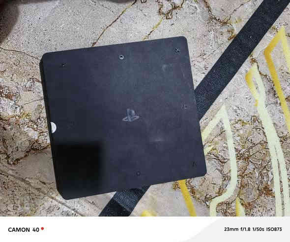 السلام عليكم ورحمة الله
بلي4 فات نظام 12 قابل للتهكير 👌نضافه ١٠٠  قليل الاستعمال
مع UPS نضافه ١٠٠ استعمال اقل من شهر مع 2 يدات جديدات اي خلل مابيهن 
مع اقراص مثل ما موضح بل صوره مافيا ثلاث اجزاء CALL of DUTY
السعر ( 270) وبي مجال مكاني بغداد 
***********
